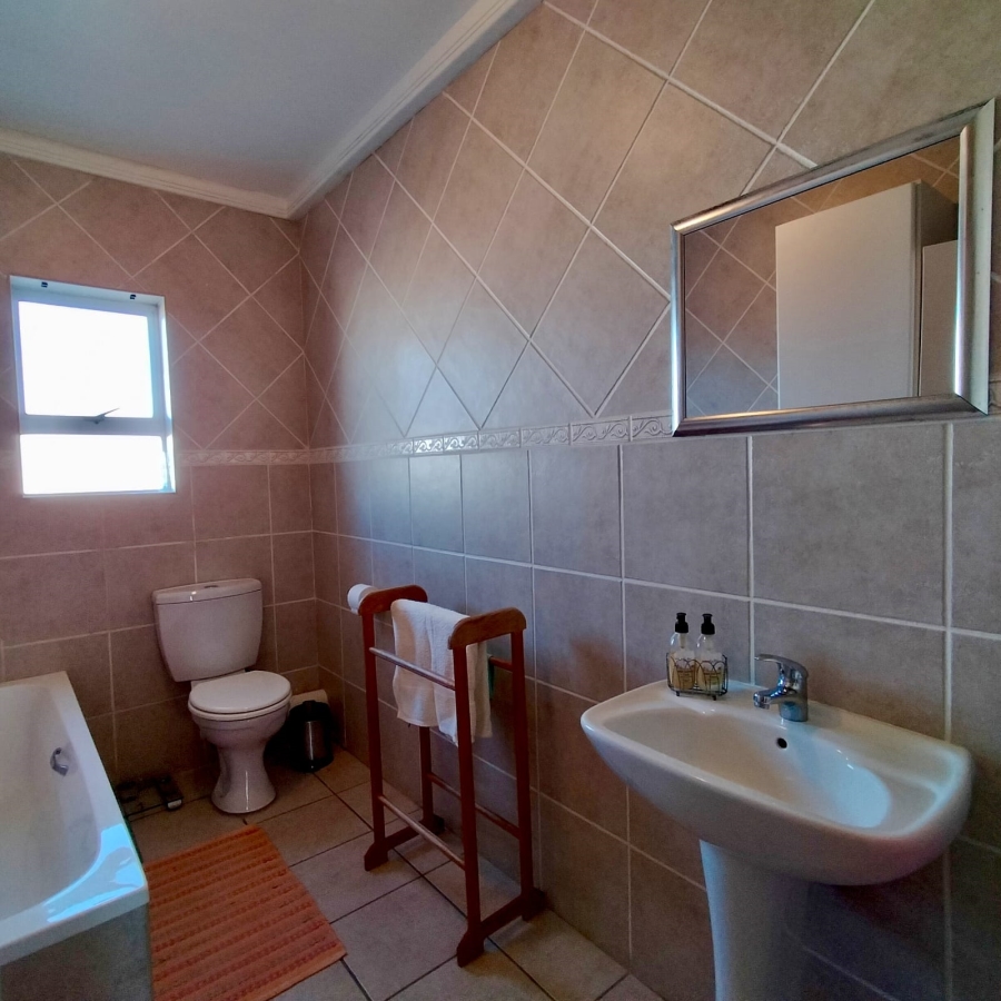 3 Bedroom Property for Sale in Reebok Western Cape